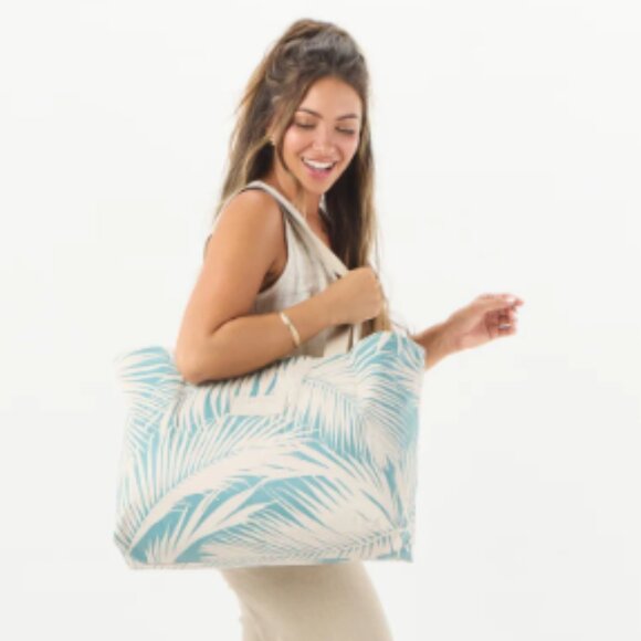 ALOHA Collection Handbags - Aloha Collection  Holo Holo Areca NWT